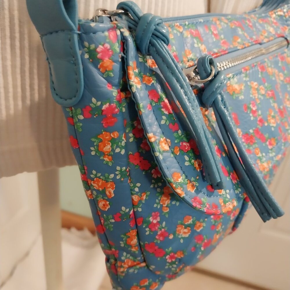 3359 Small Bueno Crossbody in Teal Blue Print. - Picture 3 of 10